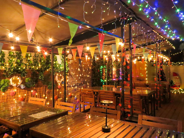 夜はイルミネーションの中でお楽しみください_Pareon Garden