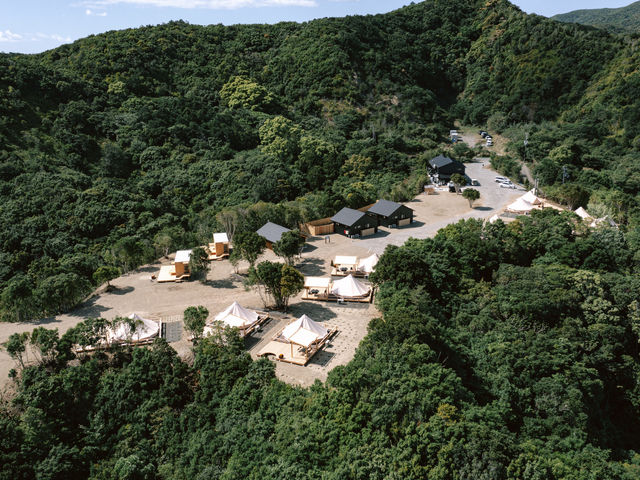 吉野熊野国立公園内にあり、大自然が広がる。_In the Outdoor 白浜志原海岸