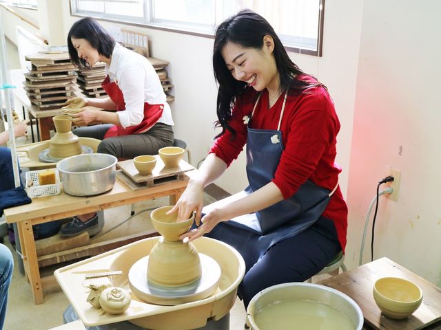 あこがれの電動ろくろ体験に挑戦!_越前陶芸公園