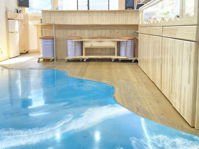 工房内は下町の海_わくわく工房 ぷらから