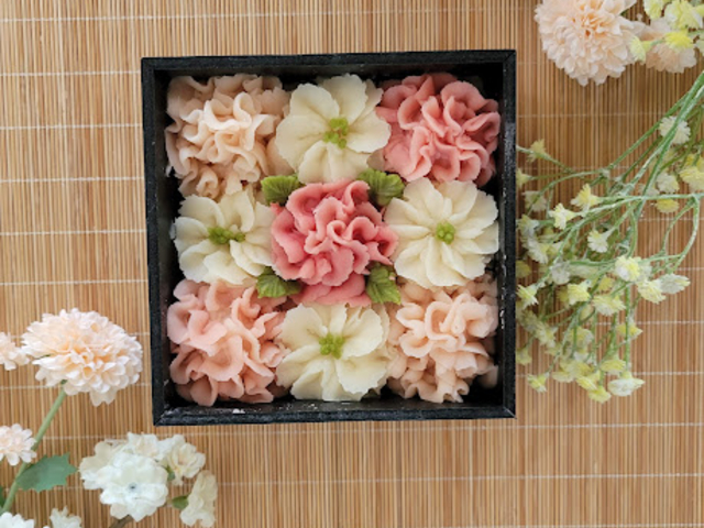 お花絞り体験レッスン(生徒様作品)_あんこのお花のお菓子教室 花散里