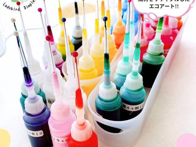 車のフロントガラスの廃材から出来たディンプルカラー絵の具_Ladybird Dimpleart教室