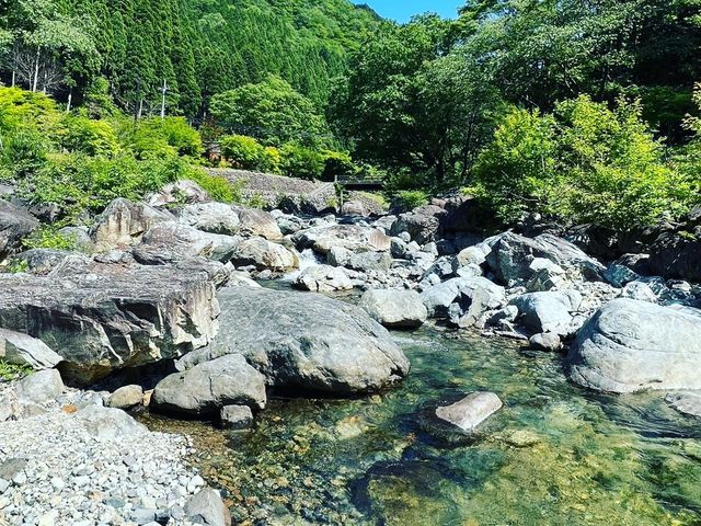 透き通る川の水 癒されます!_MONJUNO FUKUCHI