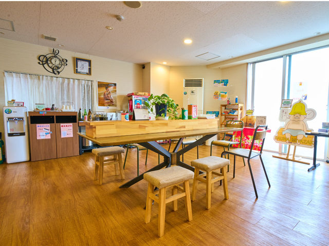 軽食や試飲が出来る休憩室_宮崎第一ホテル(サウナMIYAZAKI/SAKURA SPA&)