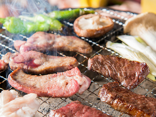 大衆焼肉ホルモン酒場 とりとん 今池店の写真1