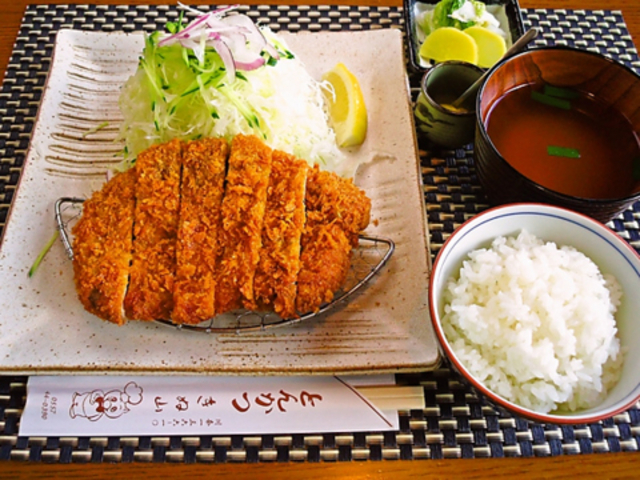 とんかつきぬ山の写真1