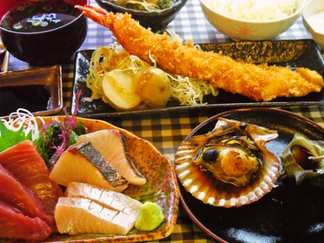 まるはち食堂の写真1