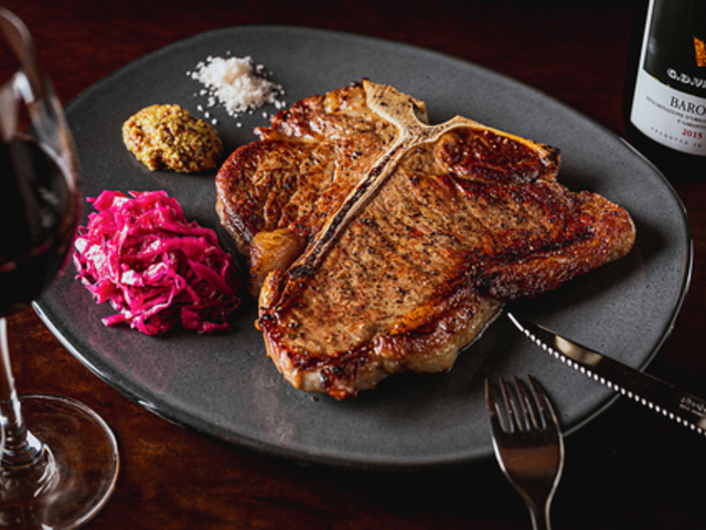 モンドーレ 東新宿店の写真1