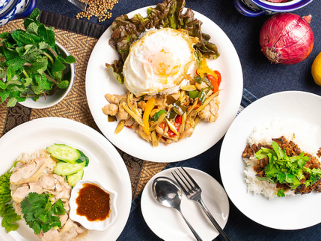 神戸アジアン食堂バル SALAの写真1