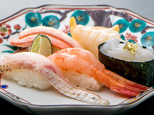 金沢まいもん寿司 マークイズ福岡ももちの写真1