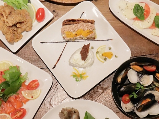 CAFE&DINING GLITTERの写真1