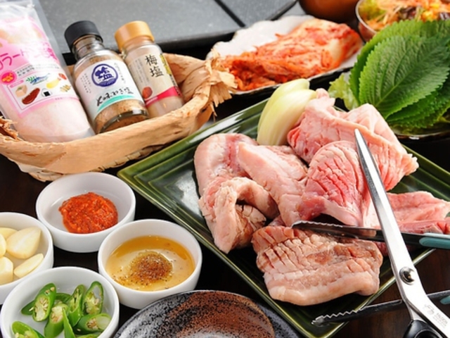 韓国家庭料理 豚富の写真1