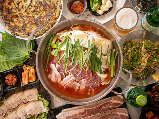 韓国料理富の写真1
