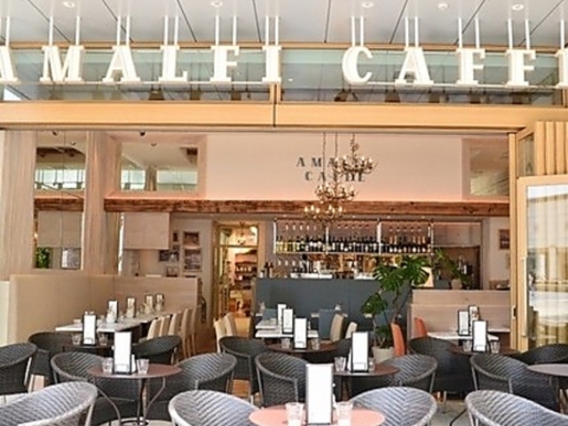 アマルフィイ カフェ みなとみらい店の写真1
