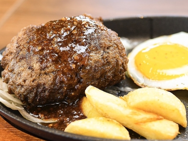 鉄板ハンバーグDining ニシエヒガシエの写真1