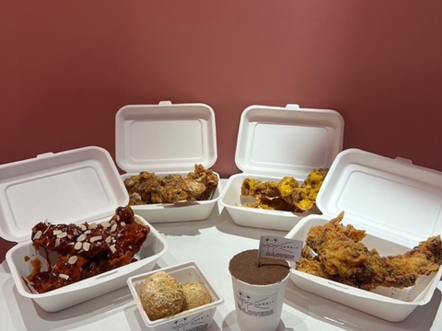 KOREAN KITCHEN K-LOVERS HEP FIVE店の写真1