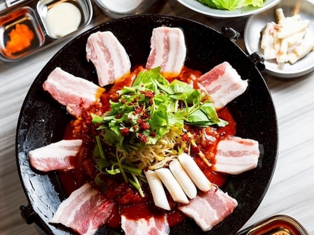 韓国式イイダコ専門店 三虎の写真1