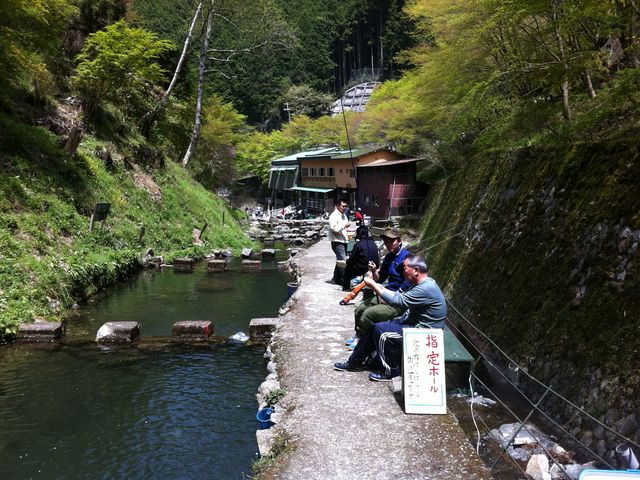 千早川マス釣場