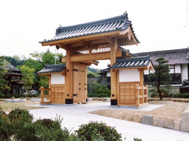 出雲街道土居宿西惣門の写真1