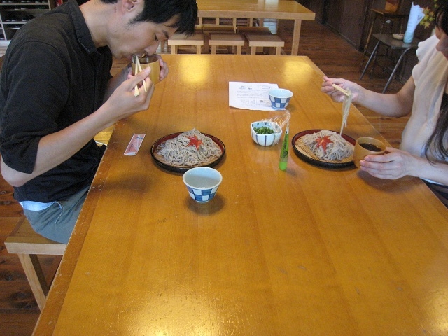 自分でうったそばは格別です!!_南飛騨健康増進センター