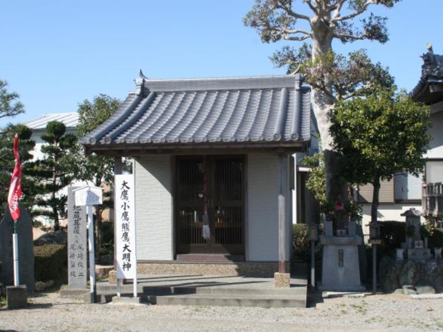 大鷹大明神・小鷹大明神・熊鷹大明神の祠の写真1