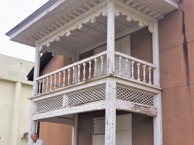 旧長崎学校の玄関の写真1