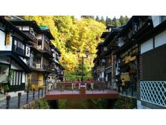銀山温泉の紅葉の写真1