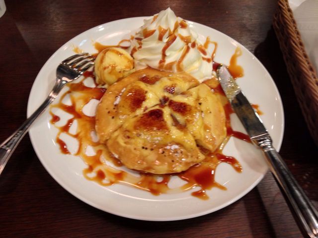 パンケーキブリュレ。一押し。_クアアイナ KUA `AINA なんばパークス店