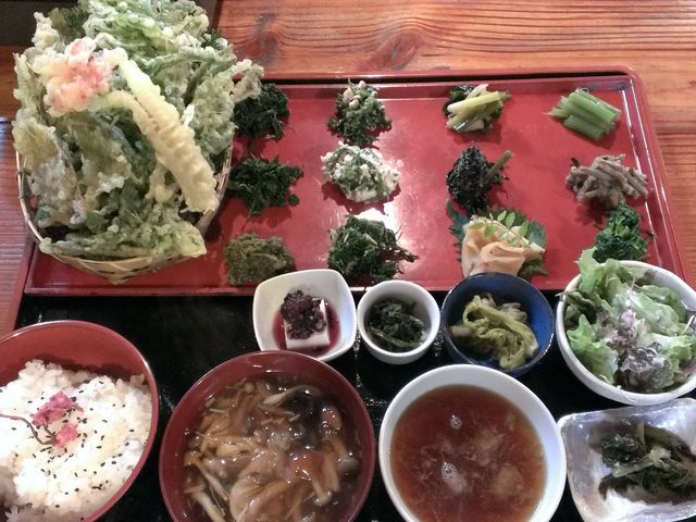 すんごいボリューム♪仙人小屋定食、私には見分けがつかず半分くらい同じように見えました(笑)
_仙人小屋