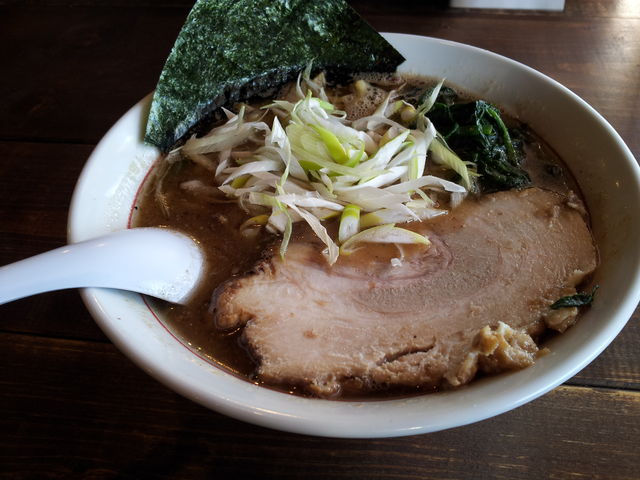 パート2!!煮玉子つけてもいいな。麺のかたさも、味も普通と注文が一番美味しいよ!_松福