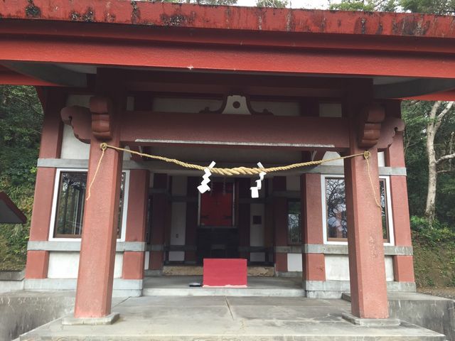 なかなかご立派な社_野間岳