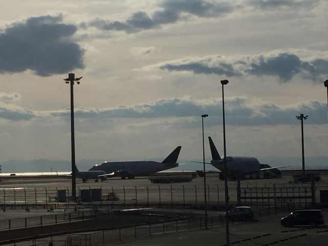 セントレアでしか見れないこんな飛行機が、タイミングよく二機も一緒に見れました。とても珍しいそうです。_セグウェイガイドサービス