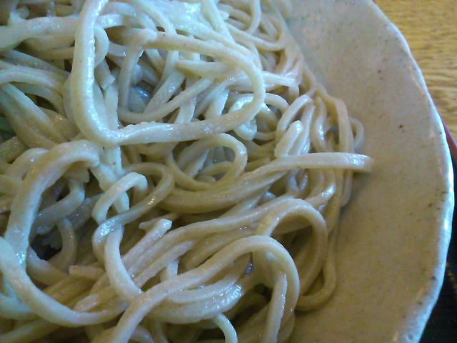 細打ちの手打ちそばです_手打そば そば哲