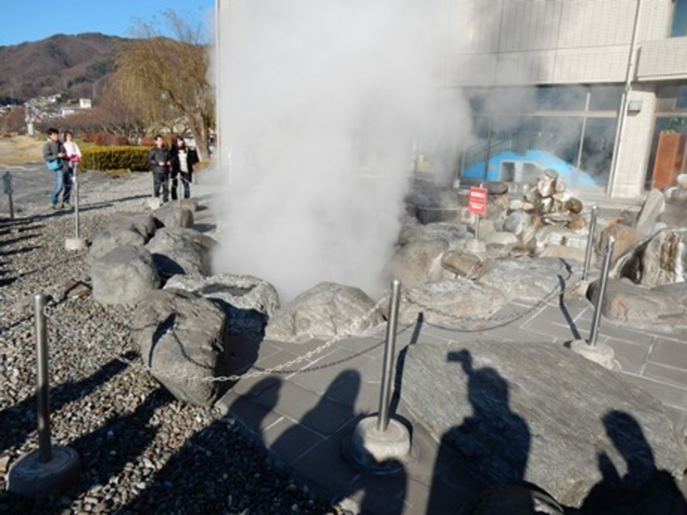 諏訪湖間欠泉センター