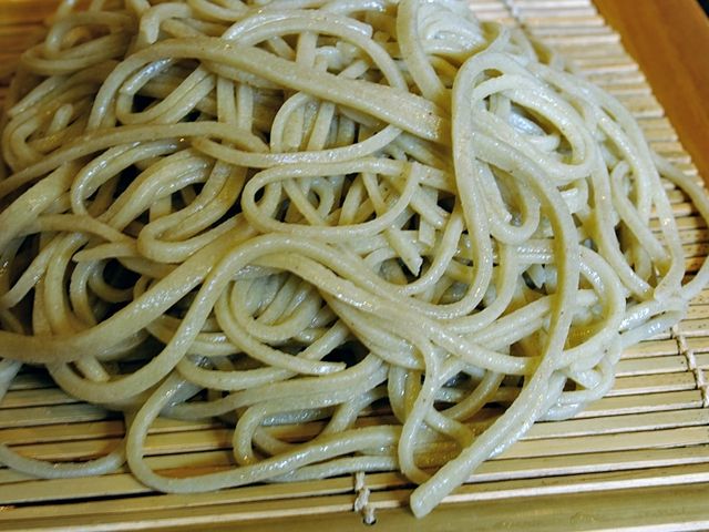 納得の香り高さの十割そば_そばきり長助