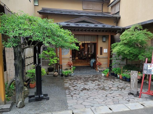 こちらが「料亭稲穂」玄関_料亭稲穂