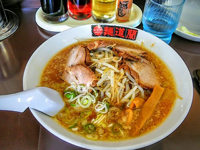 赤味噌チャーシュー麺1020円(税込)_麺道蘭二戸店