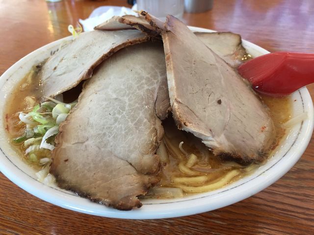 山盛りです!_みそラーメンよし乃本店
