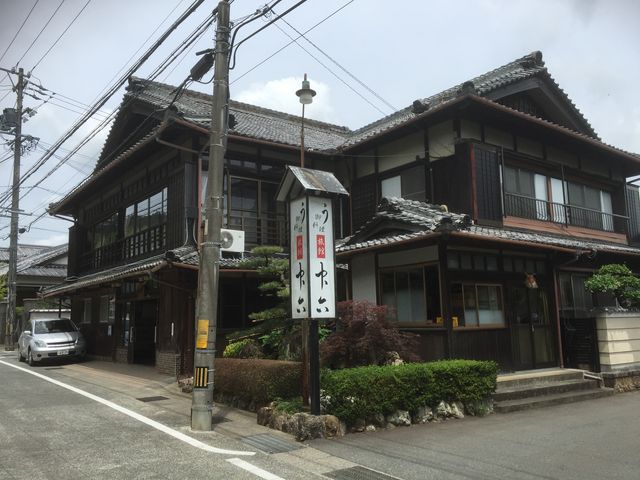 伊雑の宮の前に有ります。重要文化財の建物です。_中六