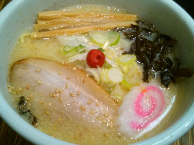 しおらーめん。口直しに小梅でさっぱり。_らーめん山頭火 レイクタウン店