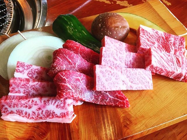 飛騨牛5点盛(写ってませんがホルモンも入れて5点です(^O^))_匠家 安川店