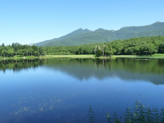 地上歩道から二湖と硫黄岳_知床五湖
