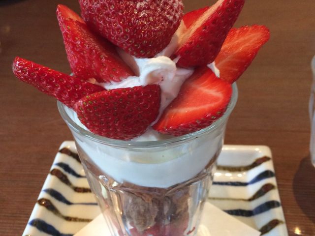 イチゴパフェ_Jutaro