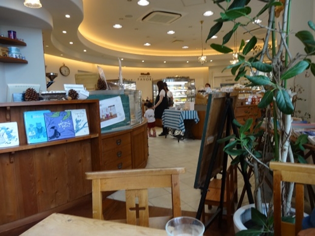 店内のカフェ_ファボリ