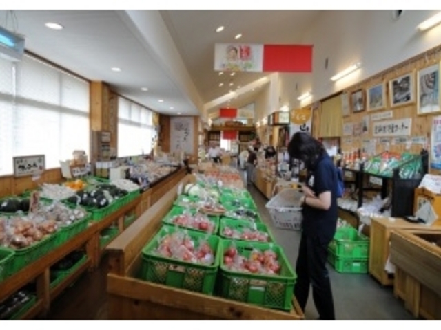 売り切れてしまうので、野菜を買うなら早い時間がおすすめ_道の駅 おばあちゃん市・山岡