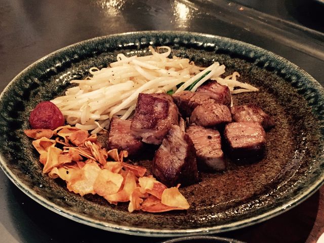 お肉も美味しかったけど、ニンニクチップが美味しい_六角堂