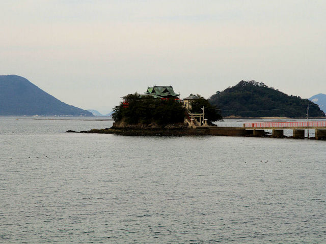 海上の本殿_津嶋神社