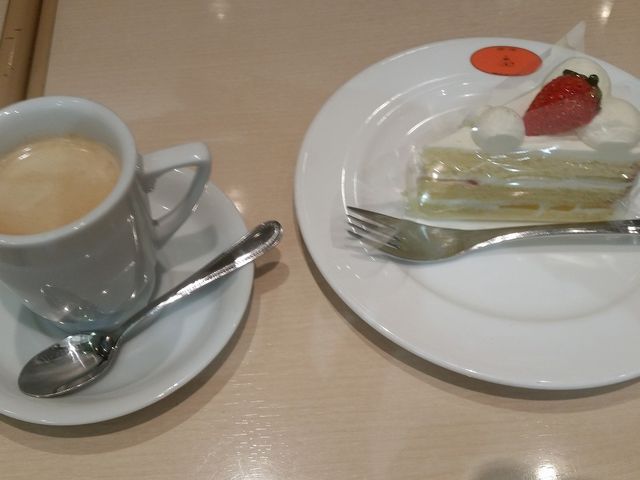 カフェケーキLOOK 鈴鹿ベルシティ