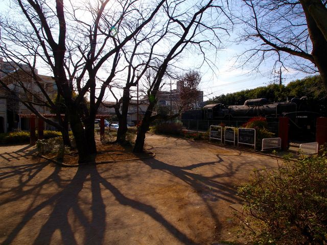 機関車を別のアングルから_小手指公園