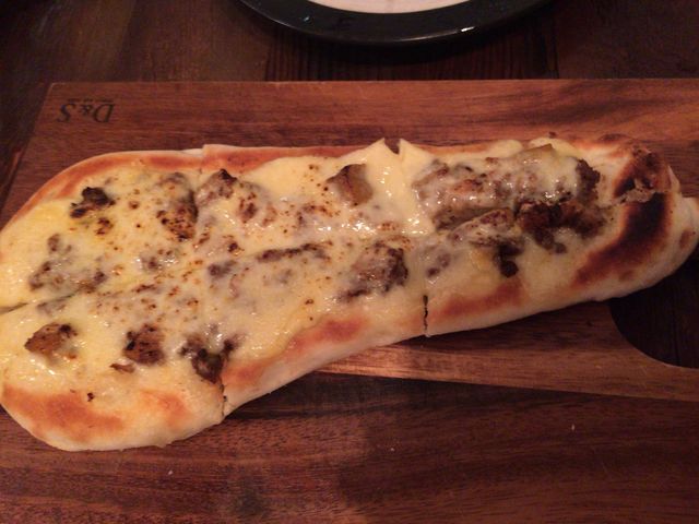 チーズナン_現代食堂 あむりたの庭、そして音楽